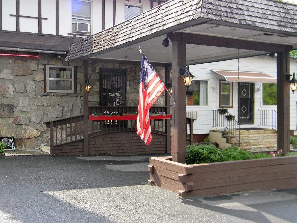 The Stone House Motel & Motor Lodge Ticonderoga Kültér fotó